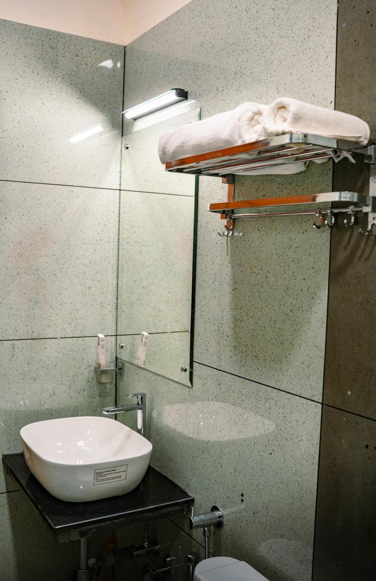 Space Rock Resort Калпетта Экстерьер фото