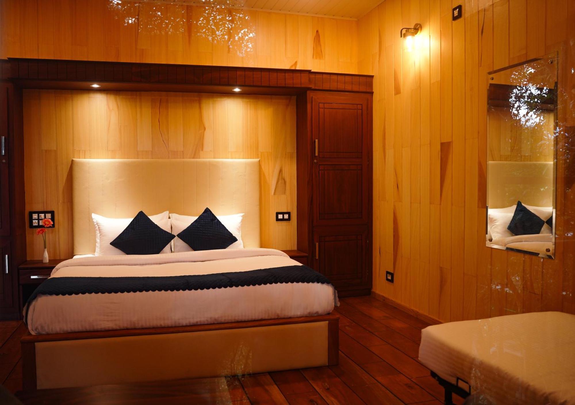 Space Rock Resort Калпетта Экстерьер фото
